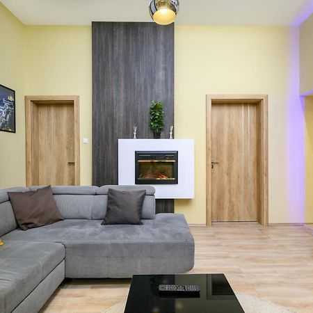 Downtown Deluxe-Two Bedroom Apartment With Sauna Budapest Eksteriør bilde
